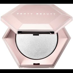 FENTY BEUTY-DIAMOND- HOW MANY CARATS HIGHLIGHTER